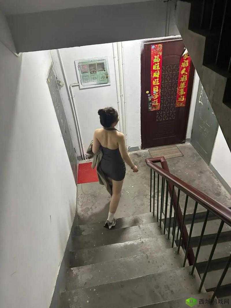 震惊海角社区小哥竟对少妇邻居做出这种事