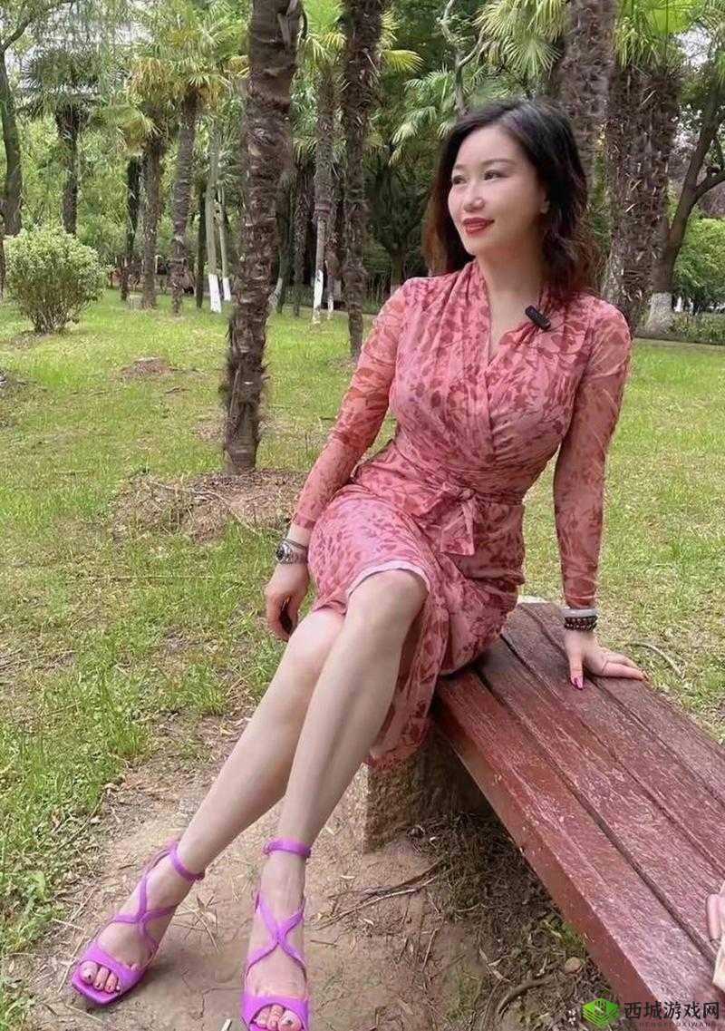 成人区人妻精品一熟女:成熟韵味,无限诱惑