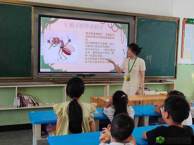 生物老师上课亲自给我们展示自己:趣味教学激发学生浓厚兴趣