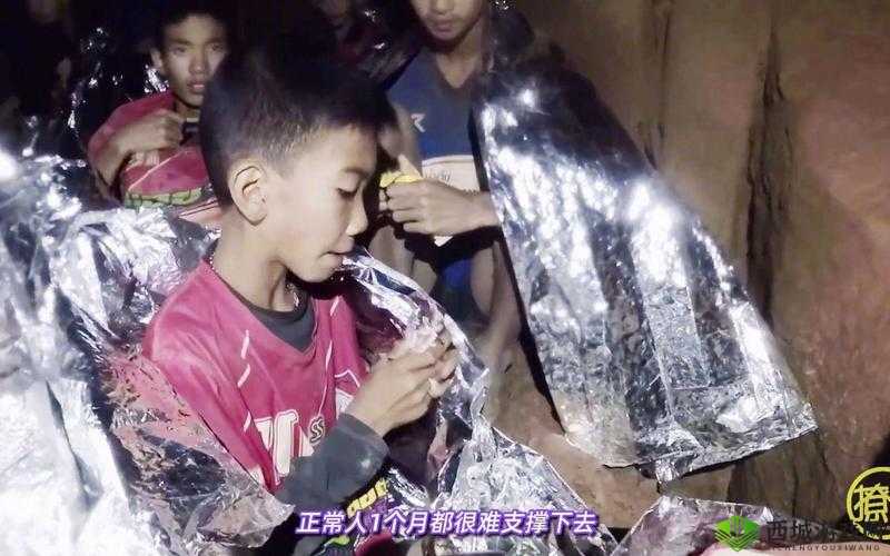 震惊一小孩半夜喂女孩吃困吧,背后真相竟是......